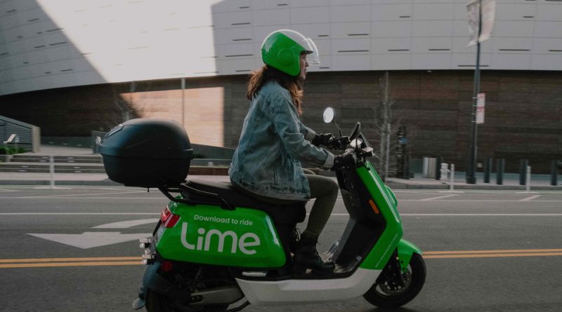 Lime testeaza posibilitatea de ride sharing cu scuterele electrice NIU