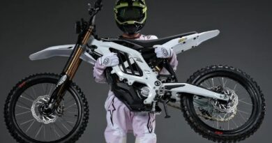 Surron Light Bee 2: noua generatie care schimba regulile in segmentul motocicletelor electrice off-road Surron Light Bee 2: noua generatie care schimba regulile in segmentul motocicletelor electrice off-road